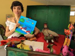 Tessie Solinís anuncia que abrirá una librería infantil el próximo ocho de octubre.  /