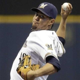 Yovani Gallardo da el primer tirunfo a Milwaukee