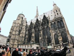 La catedral de estilo gótico es el corazón de la ciudad. Alrededor surgen bares, restaurantes y museos. EL UNIVERSAL  /