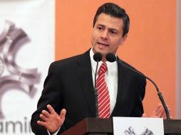 Enrique Peña Nieto dio a conocer que participará en los foros que organiza la Fundación Colosio. ARCHIVO.  /
