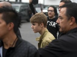 Bieber estuvo rodeado de grandes medidas de seguridad en todo momento. AFP  /