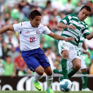 Molesta a Enrique Meza falta de contundencia de Cruz Azul
