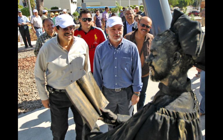 González Márquez hizo las declaraciones tras inaugurar el paseo San Ignacio.  /