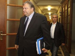 El ministro de Finanzas, Evangelos Venizelos, informó de una reconsideración en las metas econóas de Grecia para 2011 y 2012. AP  /