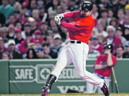 El pelotero mexicano Adrián González finalizó la temporada como el segundo mejor promedio de bateo de las Grandes Ligas. AP  /