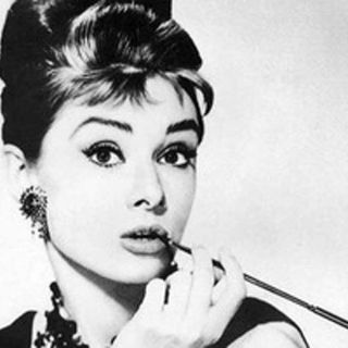 Audrey Hepburn llega a Roma con gran exposición