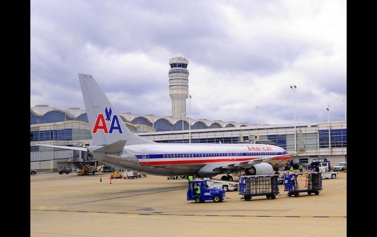 Analistas especulan sobre quiebra de American Airlines, mientras la matriz AMR comenta que no es su objetivo. AFP  /