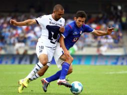 Fernando Espinosa (I) de los Pumas UNAM e Israel Castro de Cruz azul, durante juego de la semana 7 del Apertura 2011. MEXSPORT  /