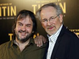 Los directores Peter Jackson y Steven Spielberg en el estreno de Tintín. AP  /