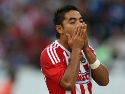 Marco Fabián reacciona durante el pasado encuentro con 'Gallos Blancos'. MEXSPORT  /