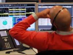 El índice FTSEurofirst 300 de  principales acciones de Grecia cerró provisionalmente con un descenso del 2,7 por ciento. REUTERS  /