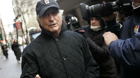 Bernard Madoff, de 72 años, fue condenado en el 2009 a 150 años de prisión por millonaria estafa.  /