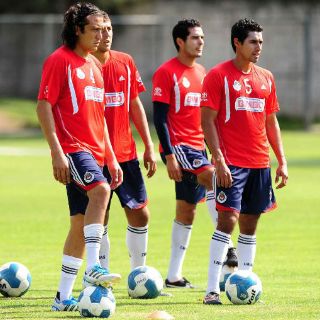 Chivas dedica cierre al 'Güero' Real