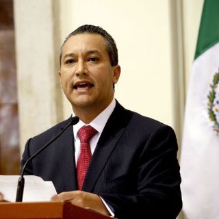 Blake Mora anuncia mando único para Veracruz