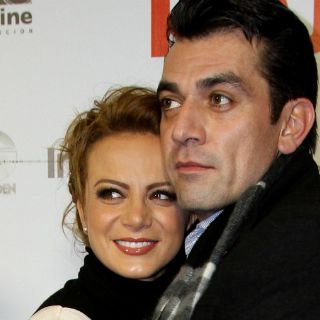 Celebran alfombra roja para la premier de ''Labios rojos''