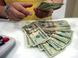 Casas de cambio en Nuevo Laredo vendieron el dólar libre en un máximo de 13.40 pesos.  /