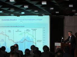 Nicolás Eyzaguirre durante la presentación del Panorama Económico Regional realizado por el FMI. EFE  /