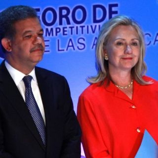 Fernández y Clinton: millones de personas en América deben salir de pobreza