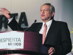 El tabasqueño afirmó a empresarios que de ganar la Presidencia manejará la economía con un “juicio práctico”. EL UNIVERSAL  /