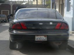 Ya son más de seis millones de vehículos chatarra que entran al país desde 2005. ARCHIVO  /