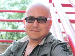 Rafael Lara recomendó a los alumnos no sacrificar sus ideales por un trabajo que no tenga calidad.  /