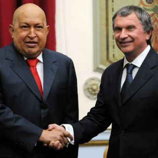 Chávez propone crear organización de gigantes petroleros sin afectar OPEP