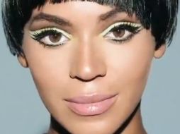 En el video utiliza diversos cambios de vestuario. ESPECIAL  /