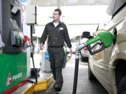 Por décima ocasión en el año, los combustibles incrementan su precio. ARCHIVO  /