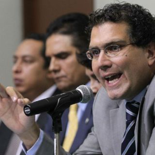 Ríos Píter exhorta a nombrar consejeros del IFE