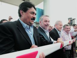 Autoridades locales retiran la pluma de la caseta, por lo que vecinos dejarán de pagar ocho pesos por entrar o salir.  /