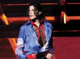 Aficionados de Jackson se dirigen a Gales para asistir al homenaje de su ídolo. EL UNIVERSAL  /