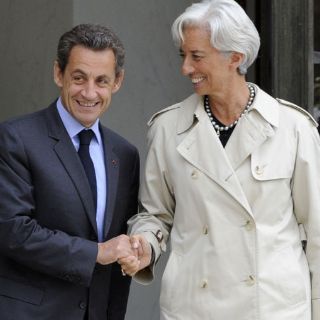 Lagarde negocia con Sarkozy en París