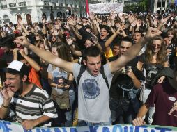 Thomsen también apuntó los disturbios sociales que está afrontando el Gobierno socialista griego. EFE  /