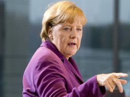 Merkel se reunirá con Sarkozy el domingo para resolver como recapitalizar a prestamistas. REUTERS  /