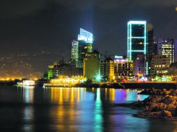 La Corniche de Beirut, un sitio de la ciudad que se disfruta con pasión de noche y de día. ESPECIAL  /