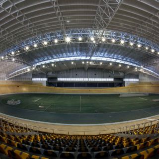 Entrenan venezolanos en Velódromo Panamericano