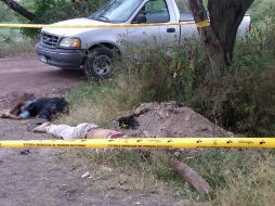 Las victimas estaban tiradas boca abajo y amarradas de los pies.  /