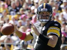 Ben Roethlisberger tuvo una buena tarde con cinco pases de anotación. AP  /