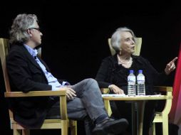 La escritora mexicana Elena Poniatowska (D) y su compatriota y colega Jordi Soler. EFE  /