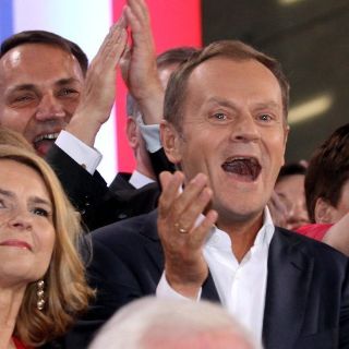 Liberales de Donald Tusk ganan legislativas en Polonia