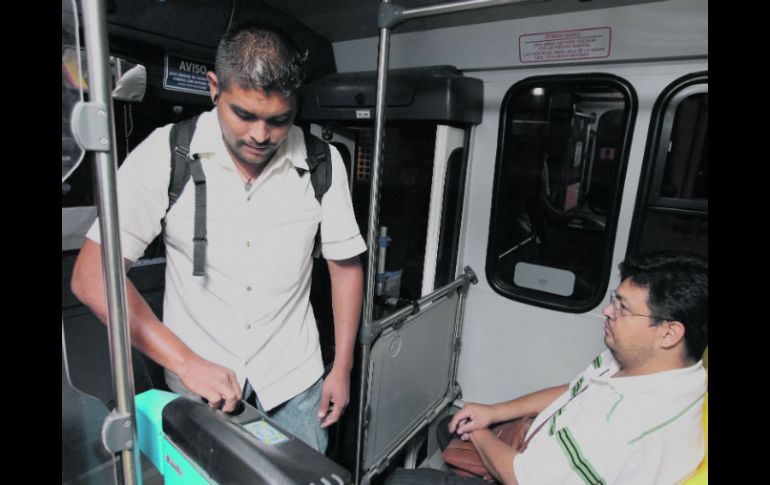 El sistema de transporte público de Puerto Vallarta arrancó con 15 unidades en servicio, distribuidas en cuatro rutas y 114 paraderos.  /