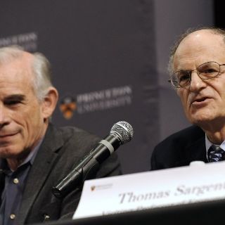 Sims apuesta por la unión fiscal en la zona euro para salvar la moneda única