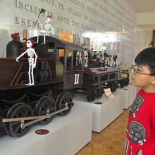 Recrean pasajes de la historia de México con calaveras