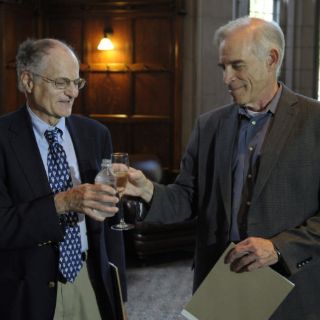 Nobel premia a estudiosos del impacto de las crisis