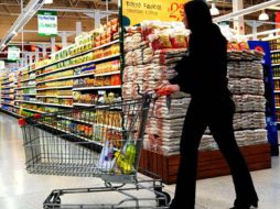 El estudio reveló que la capacidad de ingresos de los mexicanos aumentó y alcanzó para 14.82 días. ESPECIAL  /