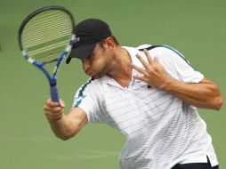 El tenista estadounidense Andy Murray tuvo que emplearse a fondo con el taiwanés Lu Yen-Hsun, y ganar en tres sufridas mangas. REUTERS  /