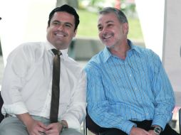 Emilio González y Aristóteles Sandoval en la inauguración del puente en Circunvalación Jorge Álvarez del Castillo y Ávila Camacho.  /