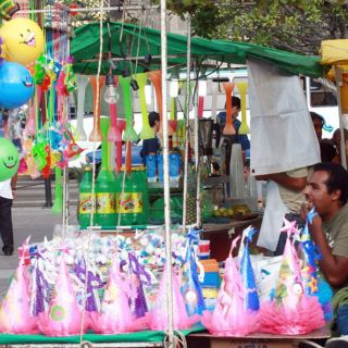 Comienza instalación de comercios para la Romería