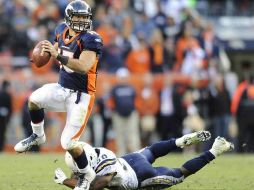 Denver decide darle en definitiva la oportunidad a Tebow (izq) para que dirija al equipo. AP  /