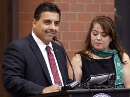 José Hernández asistió hoy a un evento frente el Ayuntamiento de Modesto California, donde hizo el anuncio. AP  /